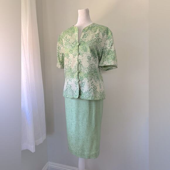Vintage ‘90s Papell 100% Silk Green Beaded Short Sleeve Jacket + Midi Skirt Set - Picture 2 of 11